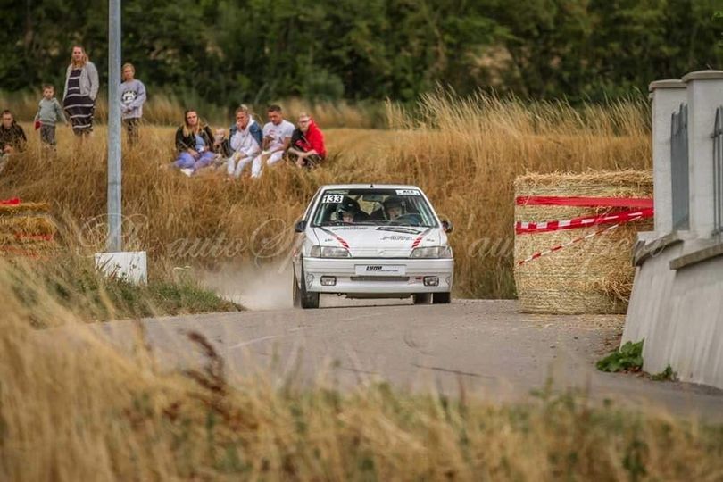 Peut être une image de 8 personnes et plein air