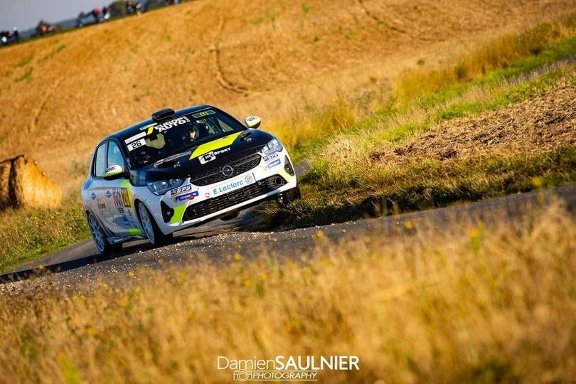 Peut être une image de route